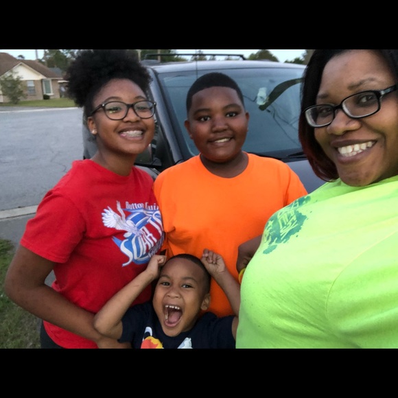 Meet your Posher, Tracie - Picture 5 of 5